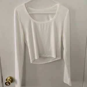 White long sleeve cropped tshirt